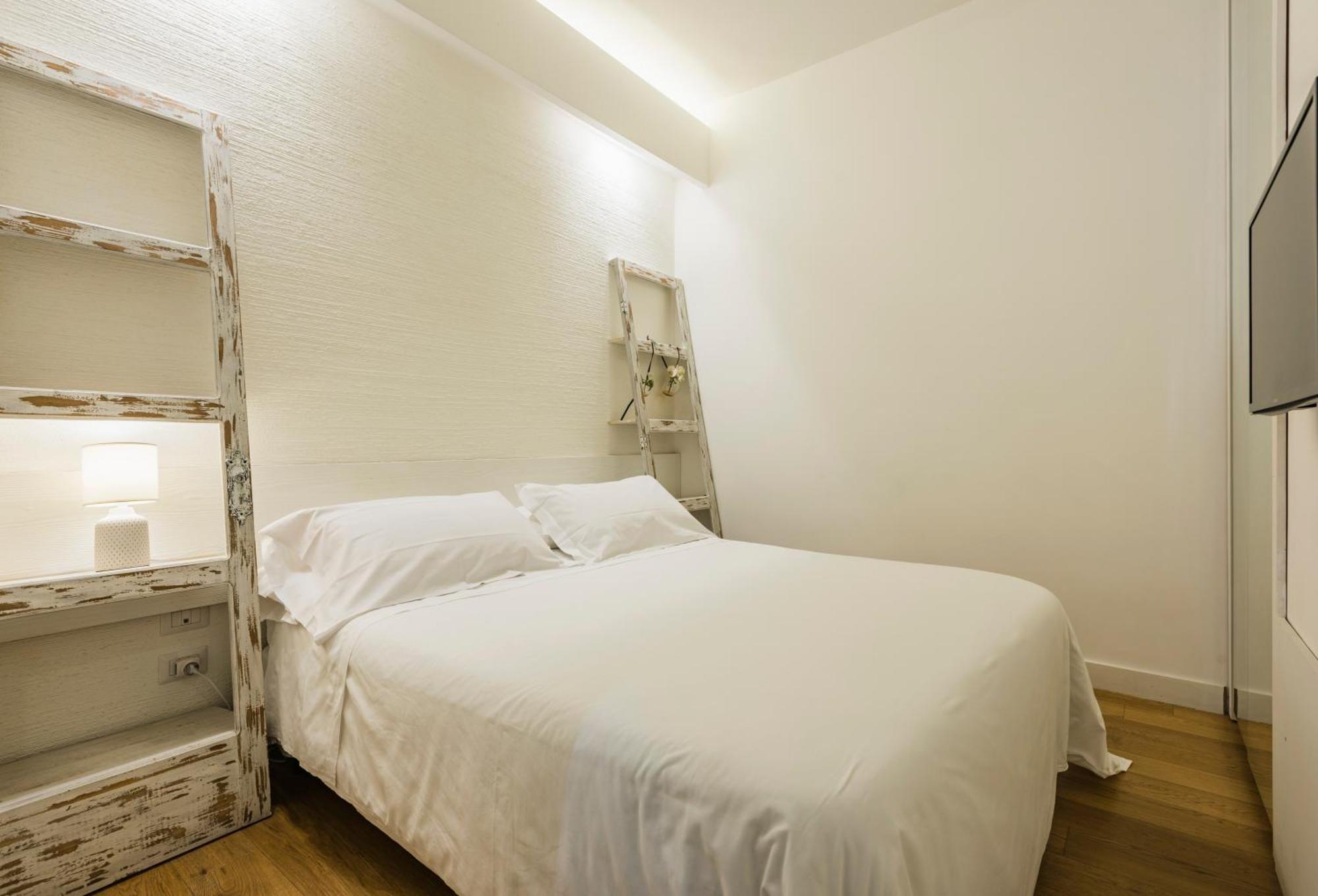 Ferrini Home - Suites Catánia Buitenkant foto