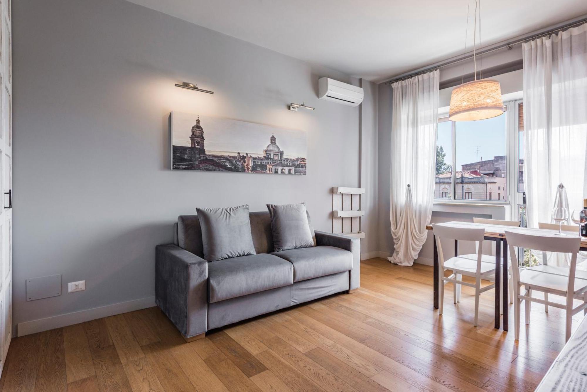 Ferrini Home - Suites Catánia Buitenkant foto
