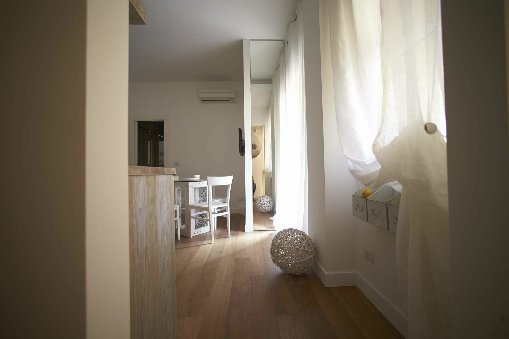 Ferrini Home - Suites Catánia Buitenkant foto
