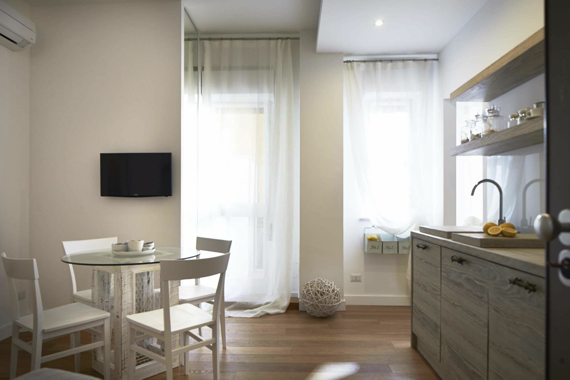 Ferrini Home - Suites Catánia Buitenkant foto