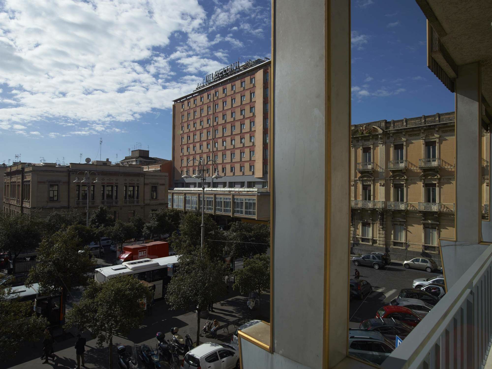 Ferrini Home - Suites Catánia Buitenkant foto